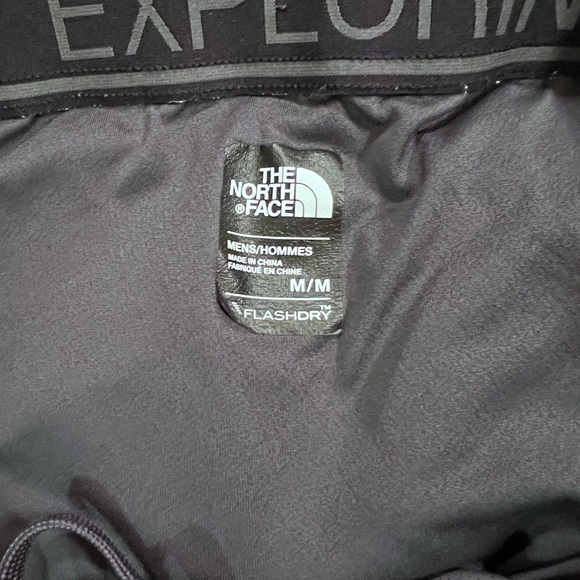 Men’s North Face Shorts - Picture 5 of 5